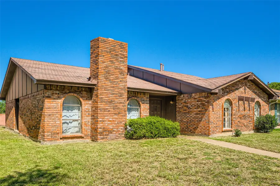 1910 Rambling Ridge Lane, Carrollton, TX 75007 - Image #2