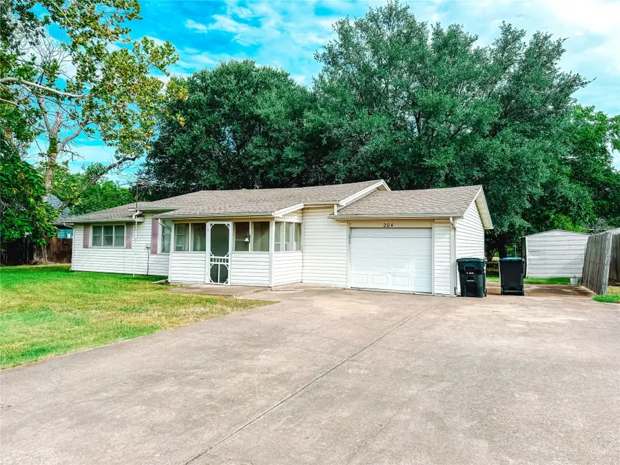 204 W Trunk Street, Crandall, TX 75114 - Image #2