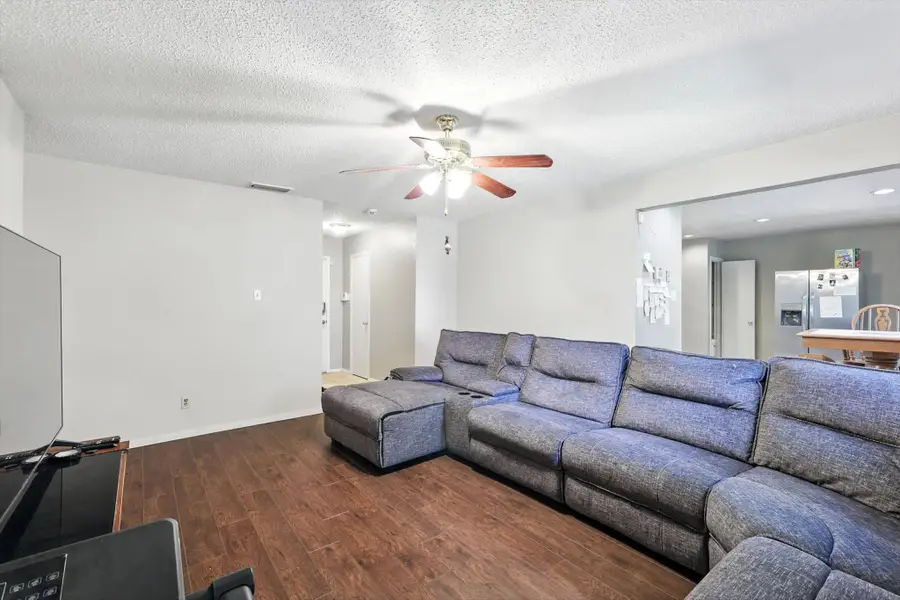 325 Hastings Drive, Cedar Hill, TX 75104 - Image #3