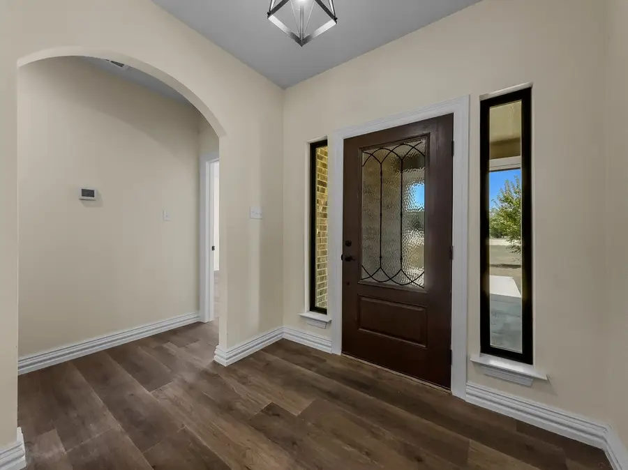 600 Samantha Circle, Ector, TX 75439 - Image #3