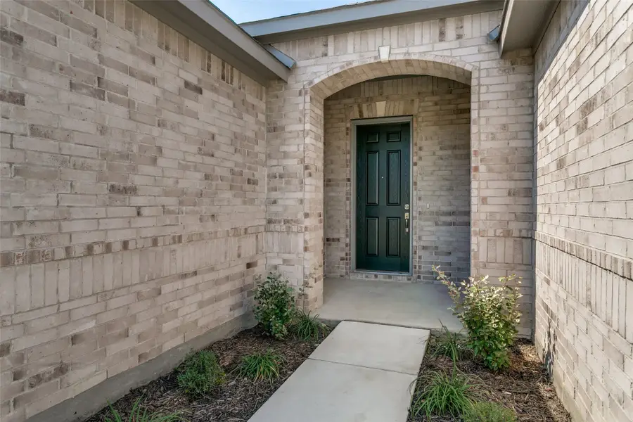 104 Northampton Drive, Justin, TX 76247 - Image #3