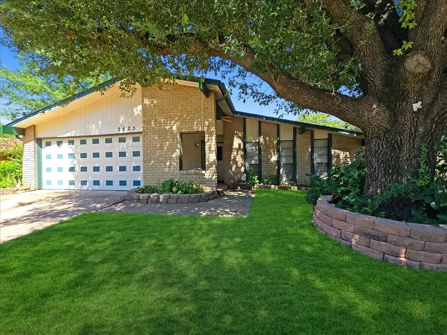 2623 Crestmoor Court, Arlington, TX 76016 - Image #2