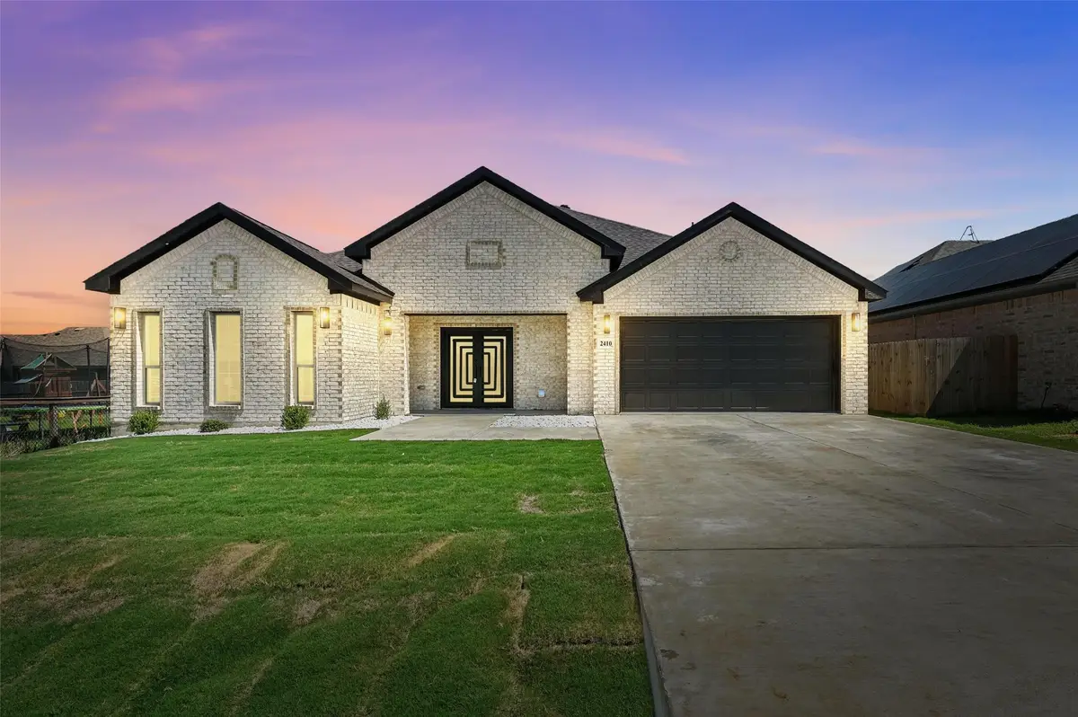 2410 Lauren St, Mabank, TX 75147 - Image #1