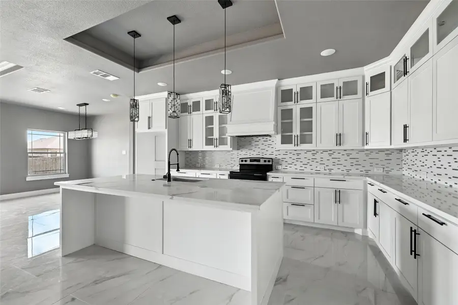 2410 Lauren St, Mabank, TX 75147 - Image #2