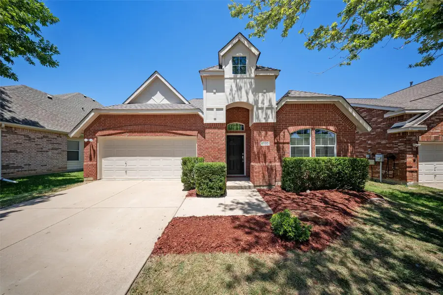 6000 Meadowglen Drive, Justin Roanoke, TX 76226 - Image #2
