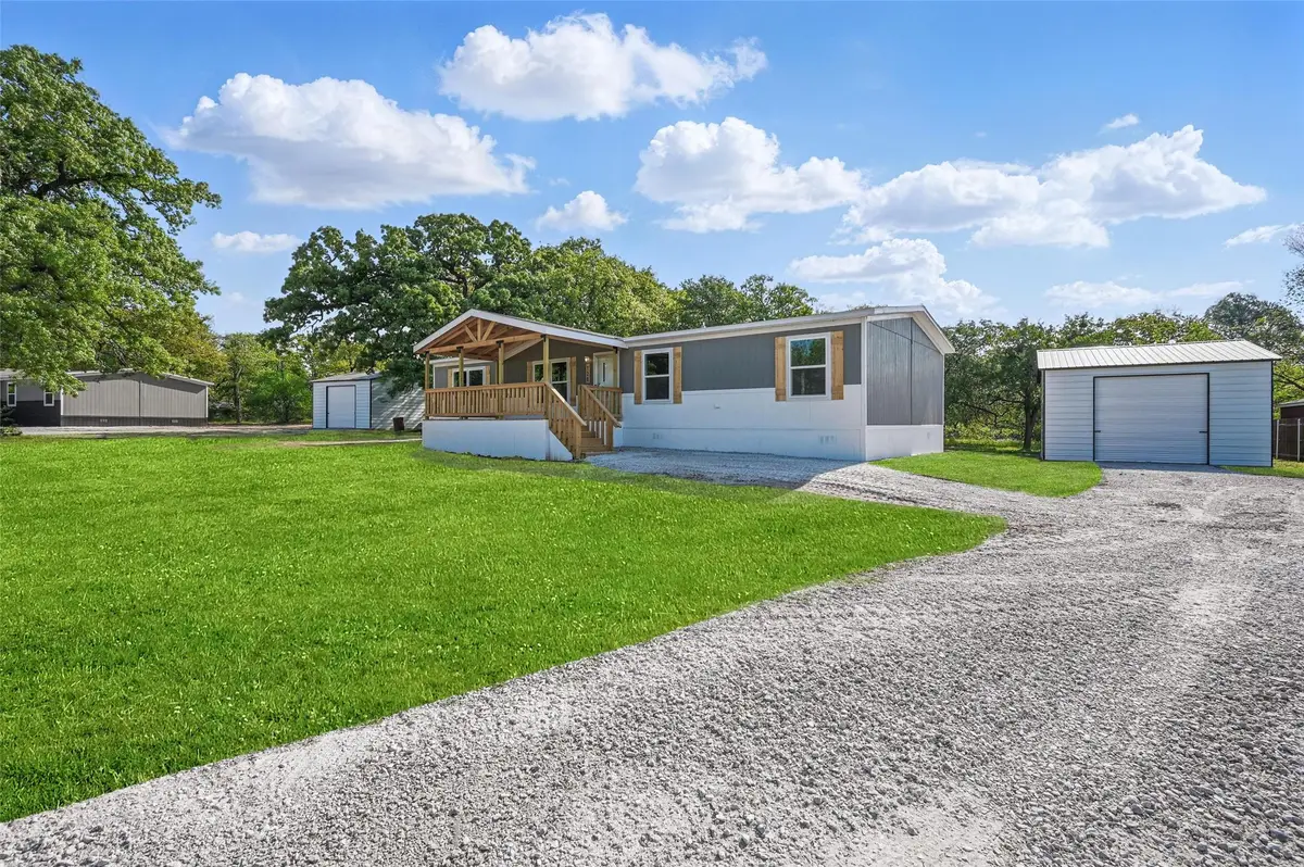 128 Overland Trail, Azle, TX 76020 - Image #1