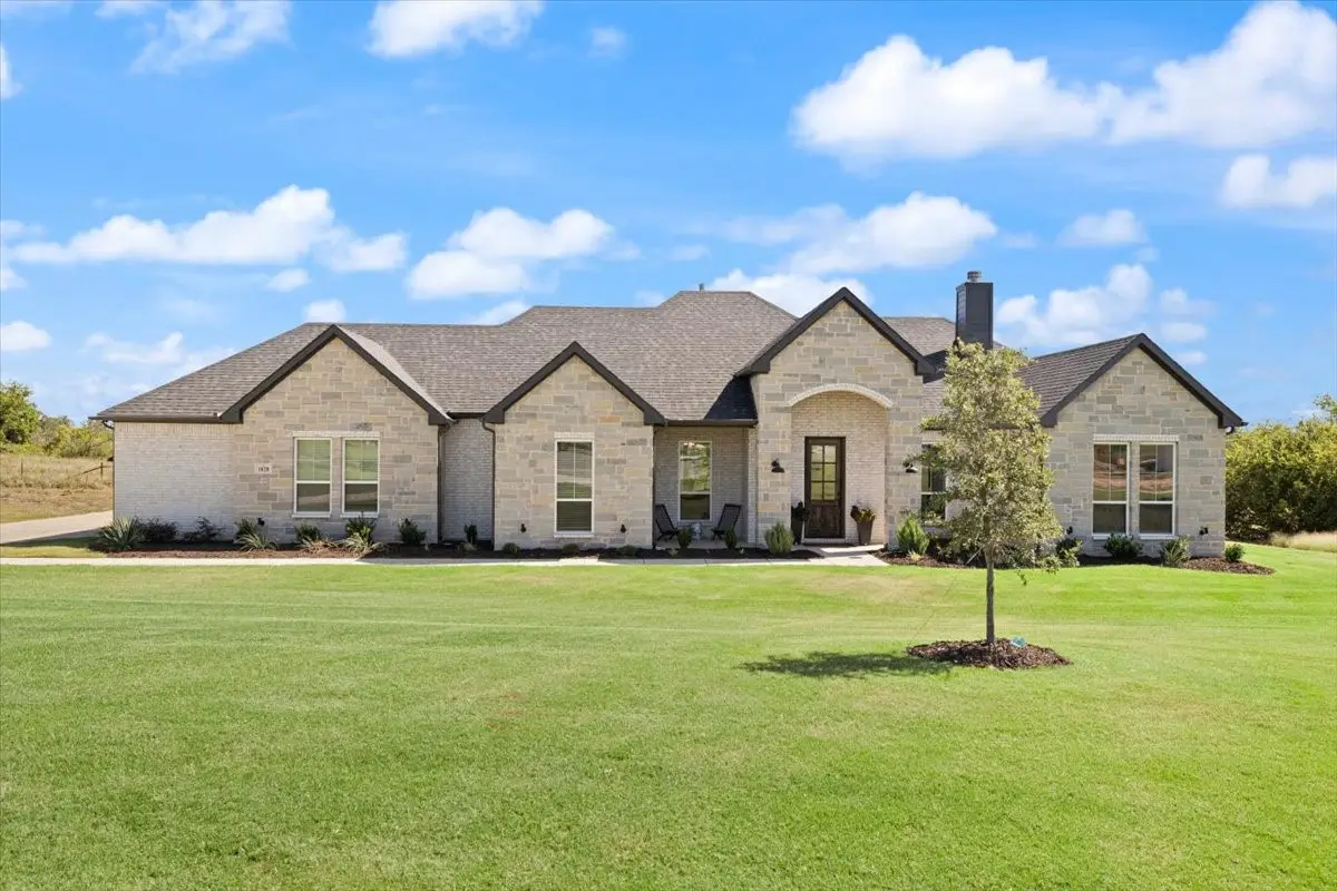 1028 Gatlin Circle, Springtown, TX 76082 - Image #1