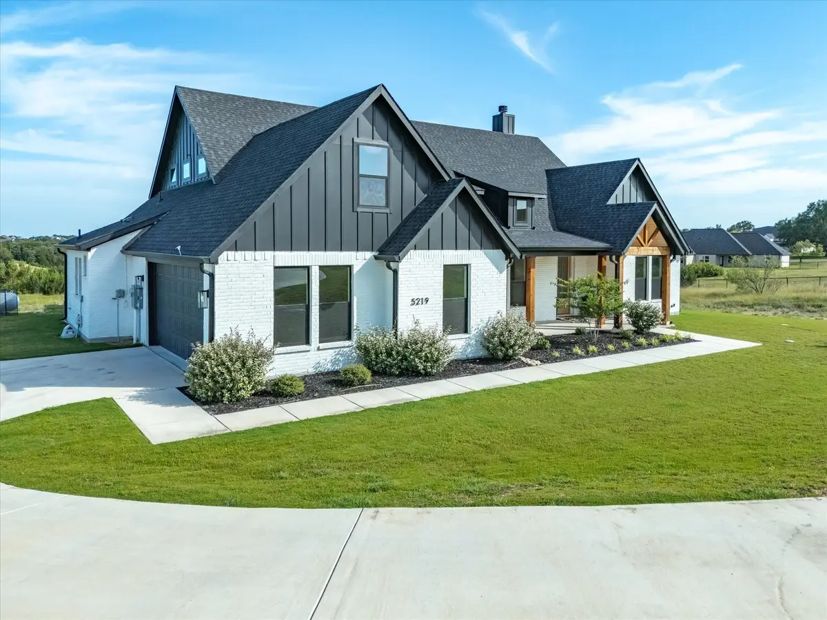 5219 Old Dennis Road, Weatherford, TX 76087 - Image #1