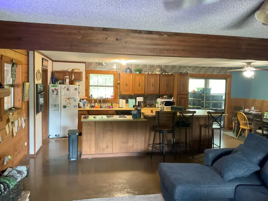 3365 Crook Court, Granbury, TX 76049 - Image #2