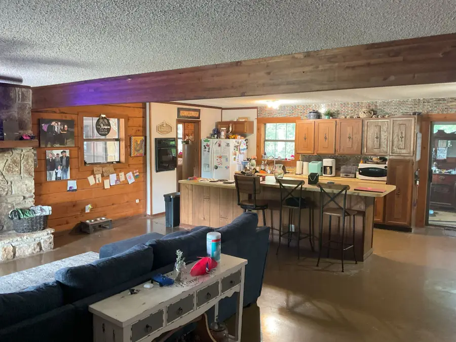 3365 Crook Court, Granbury, TX 76049 - Image #3