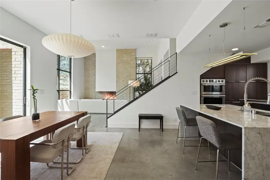 6 Vanguard Way, Dallas, TX 75243 - Image #3