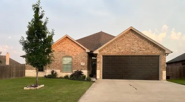 1610 Summercrest Drive, Cleburne, TX 76033 - Image #2