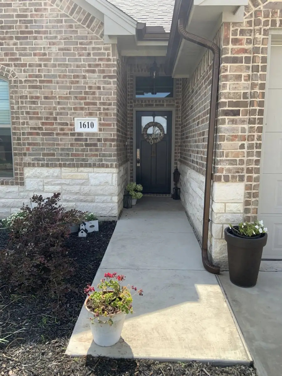 1610 Summercrest Drive, Cleburne, TX 76033 - Image #3