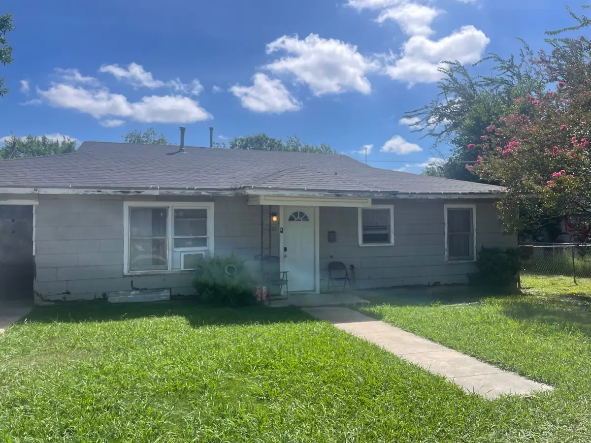 201 S Goddard Street, Mart, TX 76664 - #1