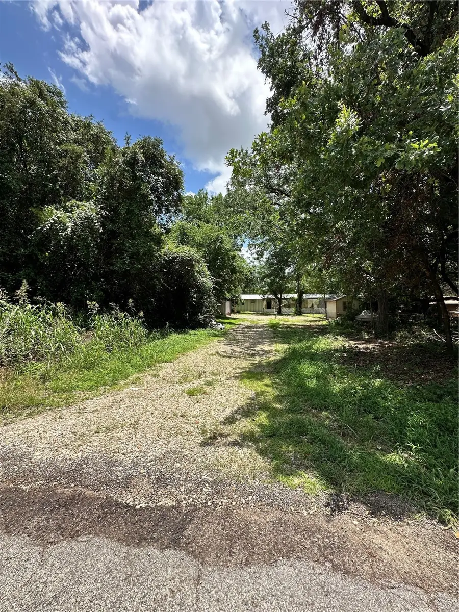 2917 Cedarbrush Street, Granbury, TX 76048 - Image #3