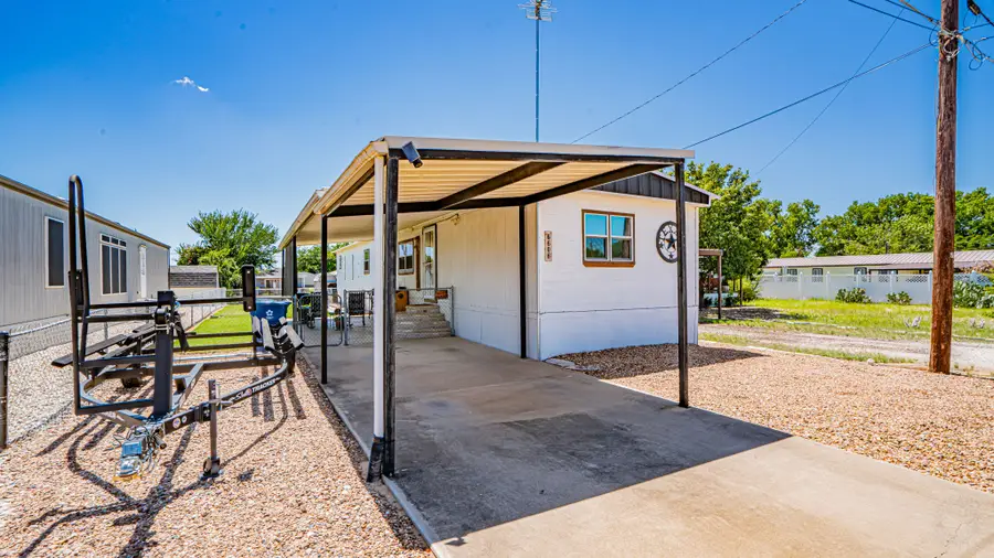 6606 Dayla Court, Granbury, TX 76049 - Image #3