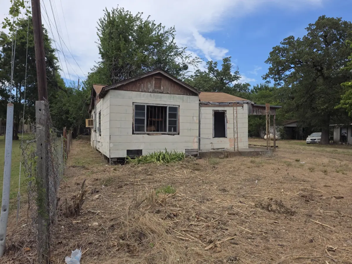 901 E Sears Street, Denison, TX 75021 - Image #1