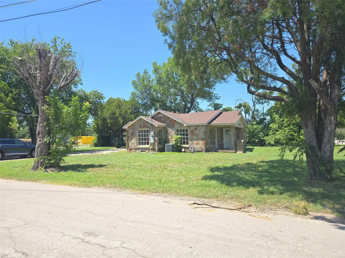 210 W Ave A, Garland, TX 75040 - Image #1