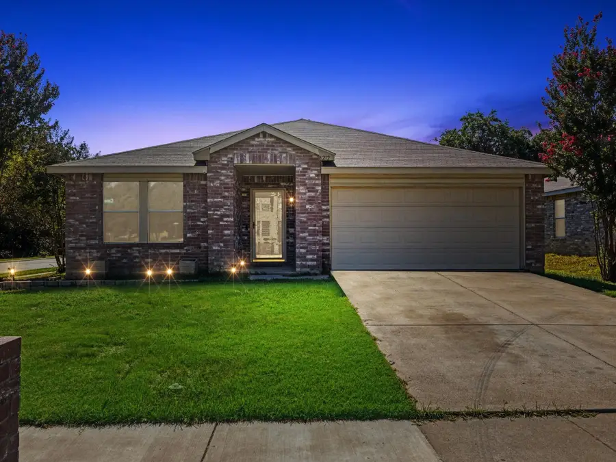 8212 Canoe Ridge Lane, Denton, TX 76210 - Image #2