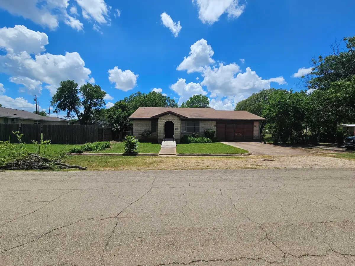 311 N Arthur Street, McGregor, TX 76657 - Image #1