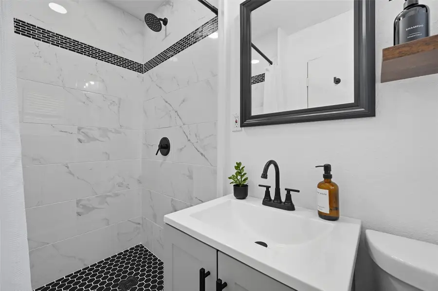 1310 W Cedar Street, Arlington, TX 76012 - Image #3