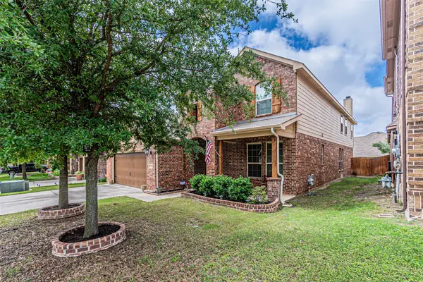 5721 Diamond Valley Drive, Fort Worth, TX 76179