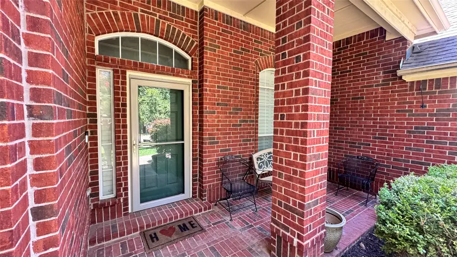 6705 Marie Weldon Court, Arlington, TX 76001 - Image #2