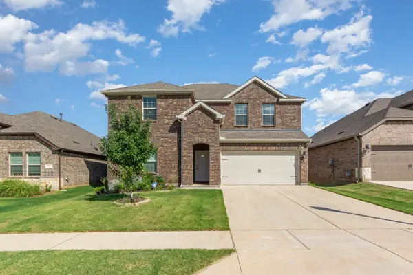 10124 Rambling Brooks Lane, Aubrey, TX 76227