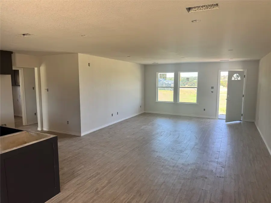 163 Agnes Circle, Springtown, TX 76082 - Image #3