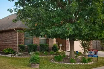 1004 Vintage Avenue, Gainesville, TX 76240 - Image #2