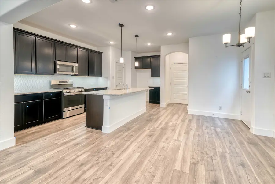 1401 Apricot Lane, Gainesville, TX 76240 - Image #2