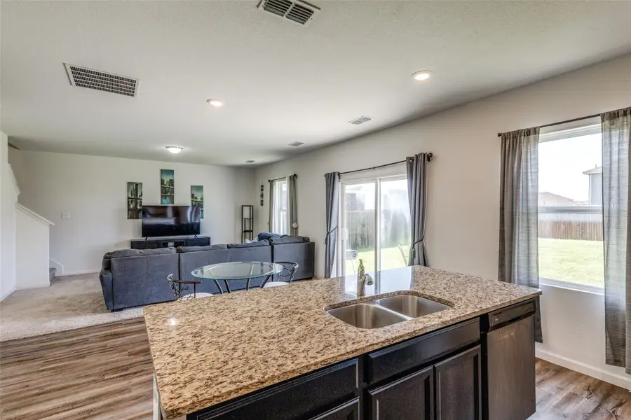 5525 Mcmahan Lane, Fort Worth, TX 76036 - Image #3