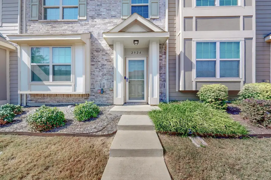 2924 Peyton Brook Drive, Fort Worth, TX 76137 - Image #2