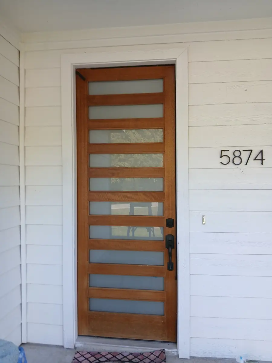 5874 Bear Creek Drive E, Fort Worth, TX 76126 - Image #3