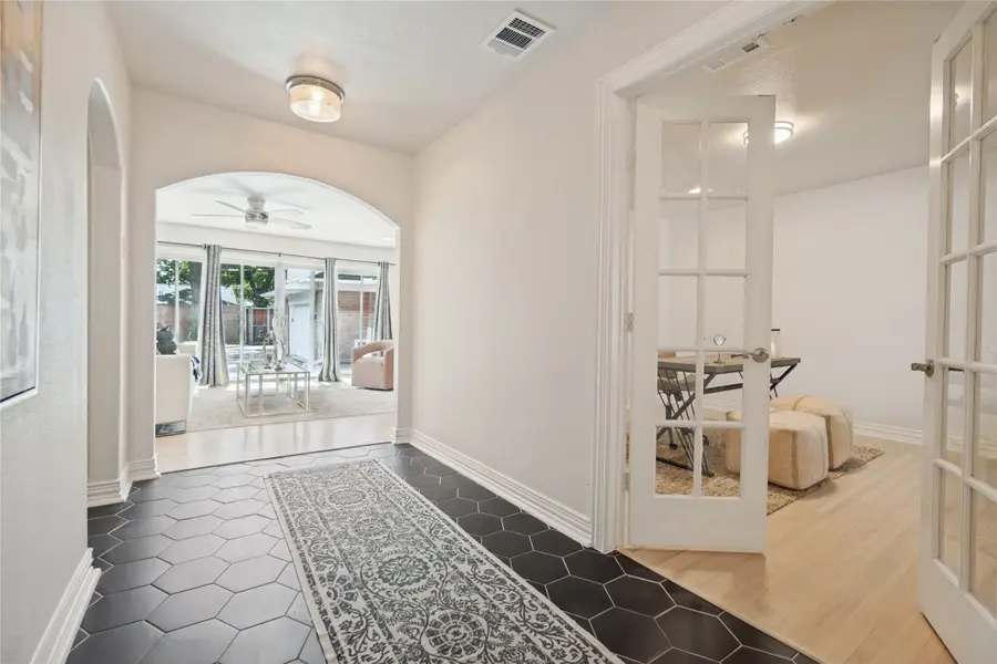 806 Knott Place, Dallas, TX 75208 - #3