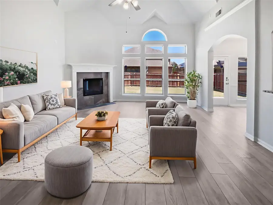 111 Sweet Gum Street, Red Oak, TX 75154 - Image #2