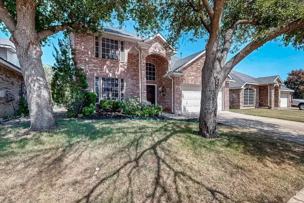 624 Babbling Brook Drive, Saginaw, TX 76179