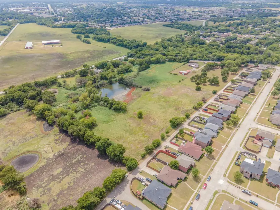 1333 W Wintergreen Road, Lancaster, TX 75134 - Image #3