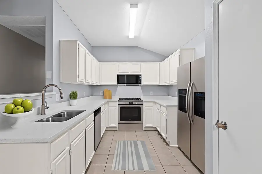 6824 Brookhaven Trail, Fort Worth, TX 76133 - Image #3