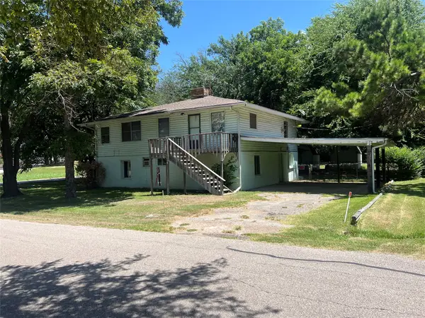 150 Gateway Drive, Gun Barrel City, TX 75156