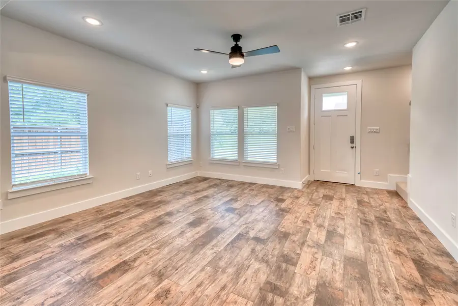 1407 Apricot Lane, Gainesville, TX 76240 - Image #2