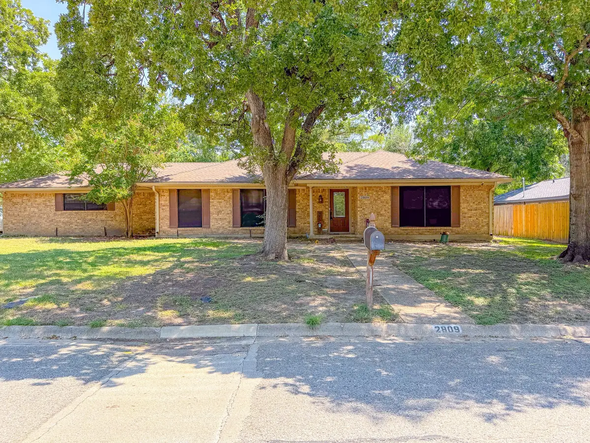 2809 Lafayette Street, Corsicana, TX 75110 - Image #1