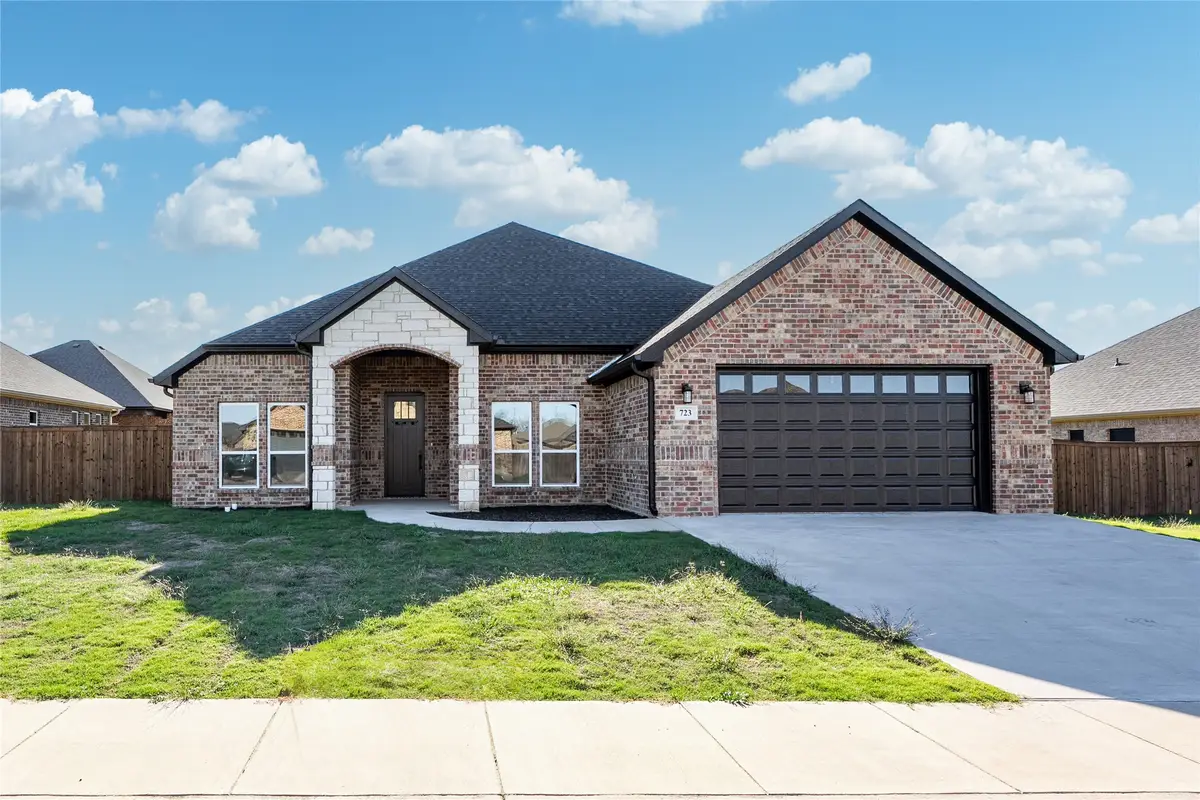 723 Cobblestone Circle, Mabank, TX 75147 - Image #1
