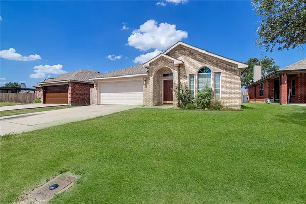 10421 Aransas Drive, Fort Worth, TX 76131