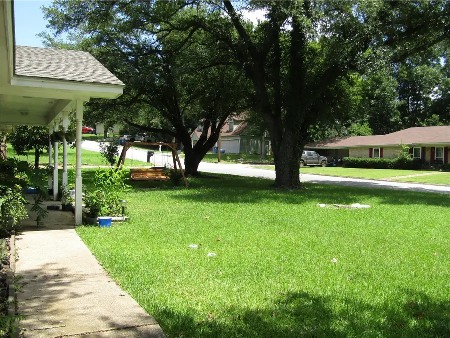 101 N Meadowbrook Drive, Overton, TX 75684 - Image #2