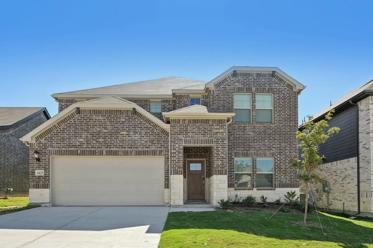 6625 Valley Lake Lane, Fort Worth, TX 76036 - Image #1