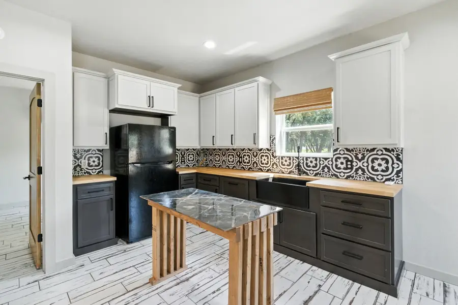 370 Rolling Bend Road, Alvord, TX 76255 - Image #2