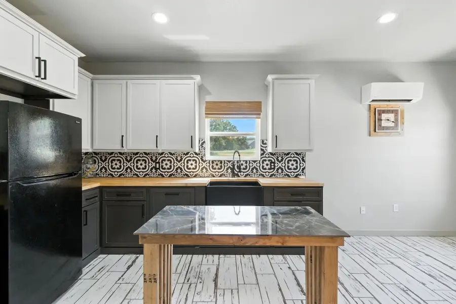 370 Rolling Bend Road, Alvord, TX 76255 - Image #3