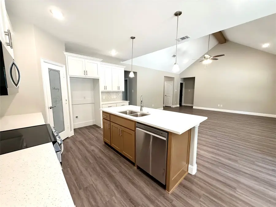 110 Seminole Cove, Lake Kiowa, TX 76240 - Image #3