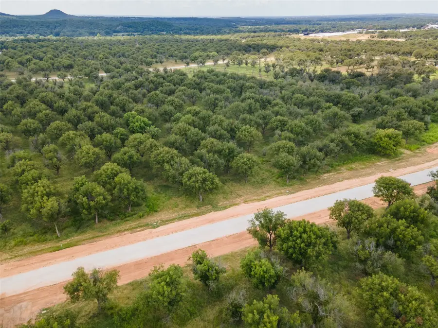 2155 E Landings N, Granbury, TX 76049 - Image #2